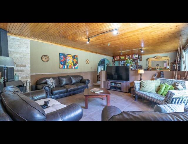 3 BEDROOM HOUSE FOR SALE IN BRACKENHURST